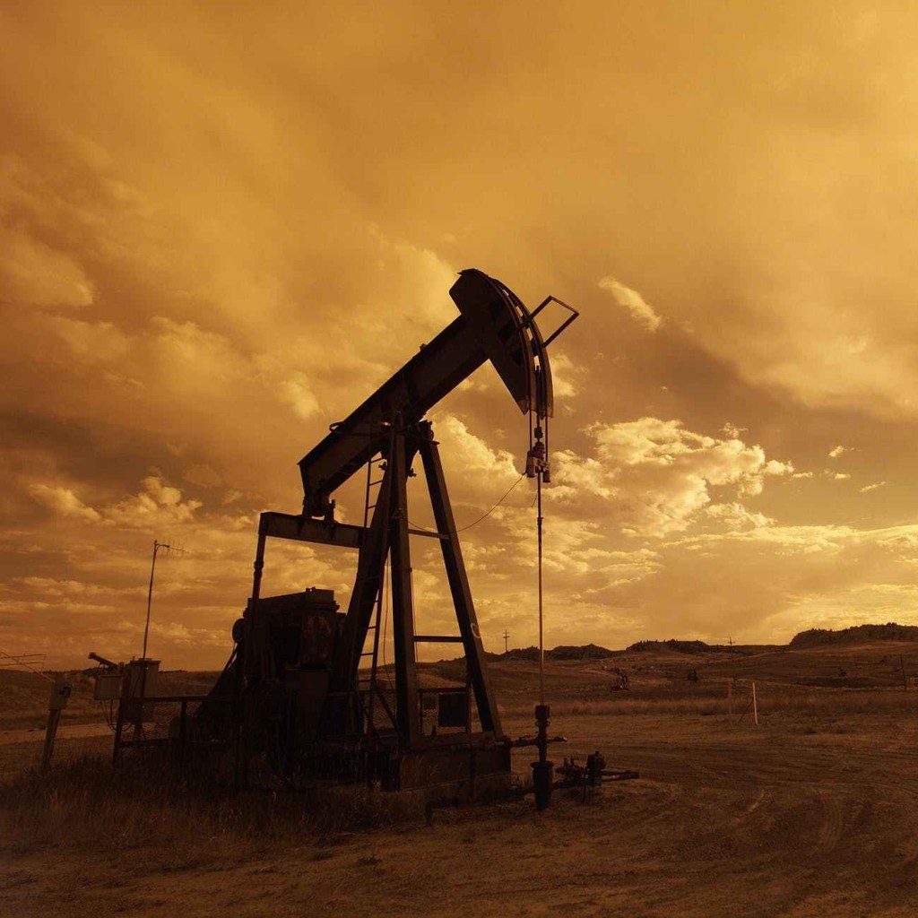 oil-rig-desert